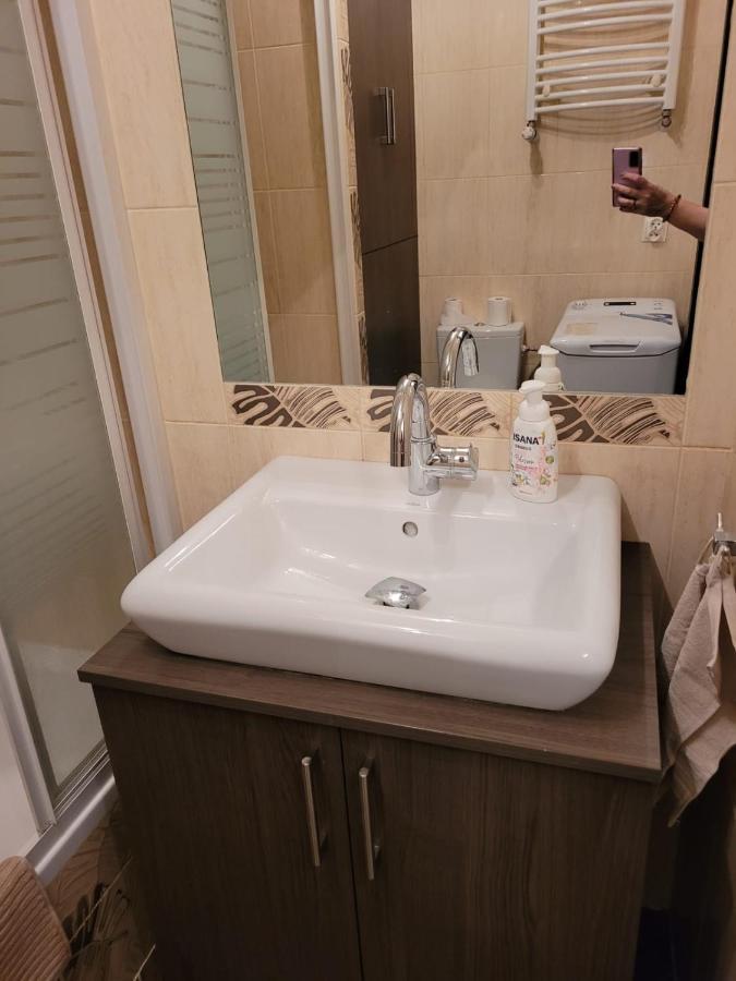 Apartament Lodzアパートメント エクステリア 写真