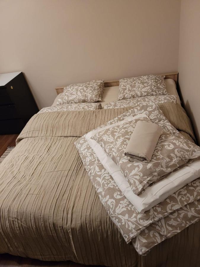Apartament Lodzアパートメント エクステリア 写真